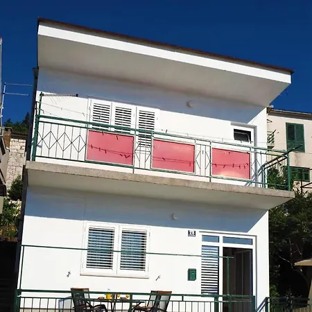 Villa Toncica - *